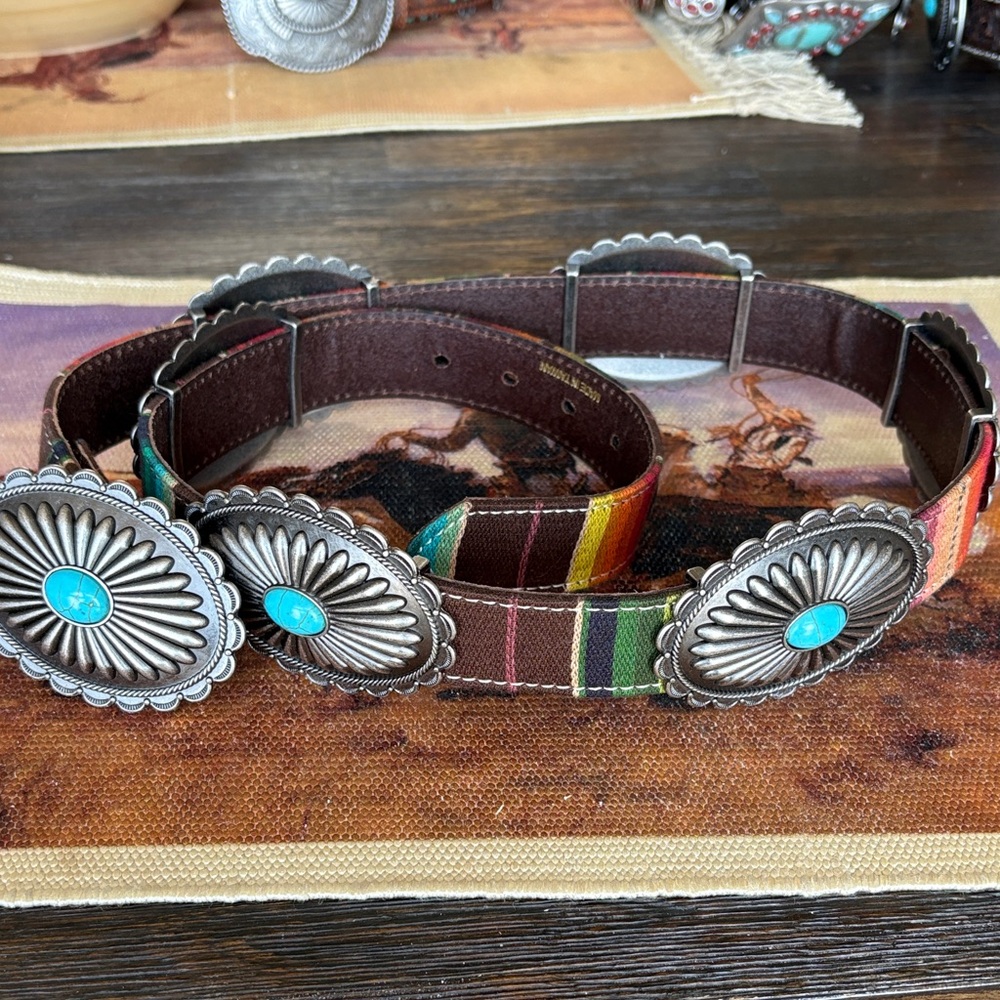 Women’s Ariat Concho Belt, size L